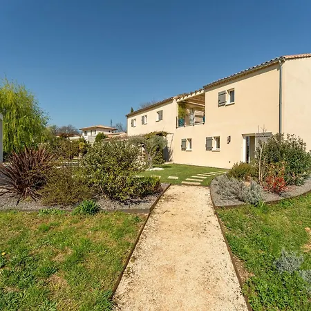 D'hotes A Bed & Breakfast Fontarèches